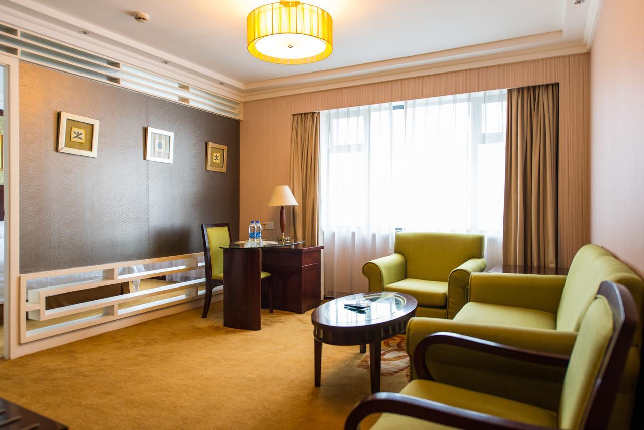Vienna International Hotel Shanghai Train Station Extérieur photo